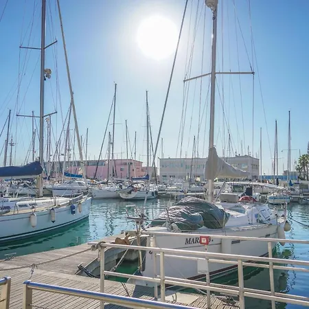 Le Scale Sul Porto . Marina Centro Storico. Ac Cagliari