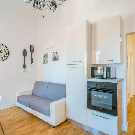 Apartment Le Scale Sul Porto . Marina Centro Storico. Ac