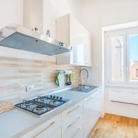 Le Scale Sul Porto . Marina Centro Storico. Ac *