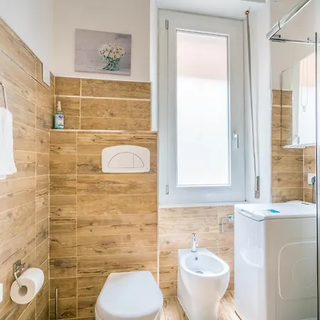 Le Scale Sul Porto . Marina Centro Storico. Ac *