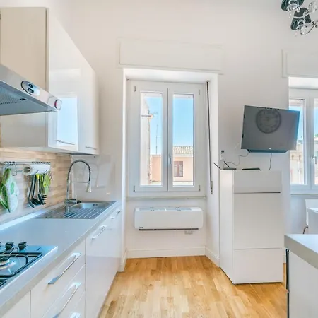 Apartment Le Scale Sul Porto . Marina Centro Storico. Ac *